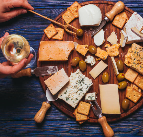 Cracker and cheese board